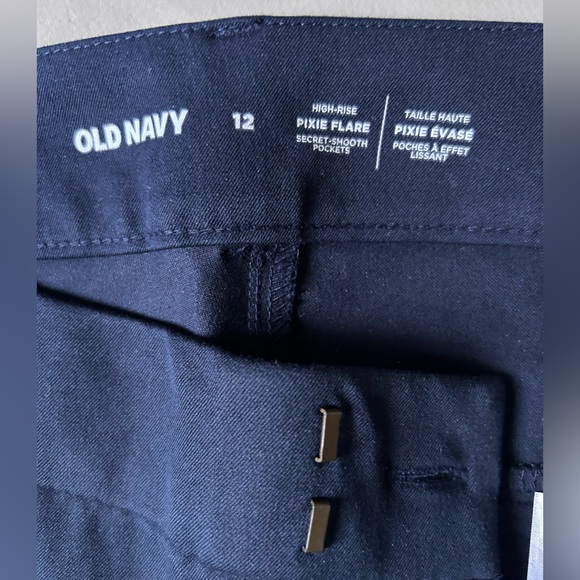 Old Navy High rise pixie flare pants - Picture 3 of 9